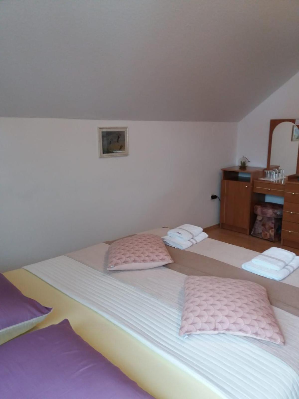 Guesthouse Tomas Čatrnja Exteriér fotografie