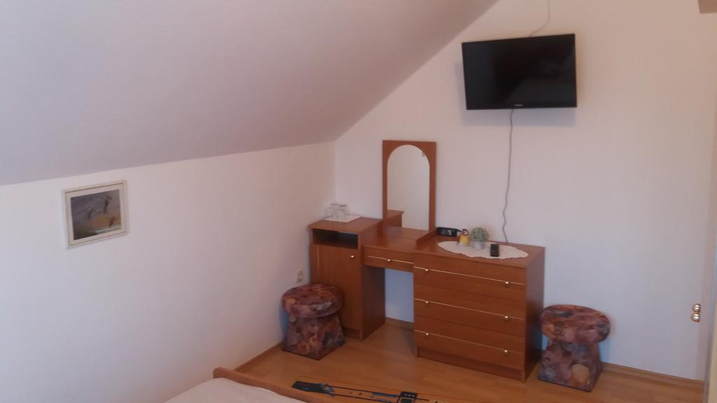 Guesthouse Tomas Čatrnja Exteriér fotografie